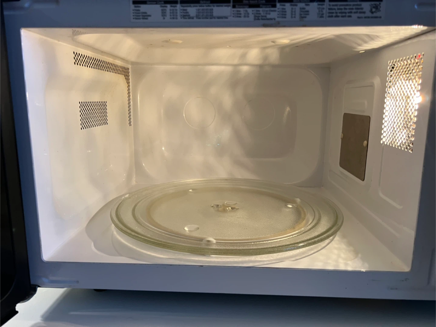 Sharp Carousel Microwave Oven - photo 3