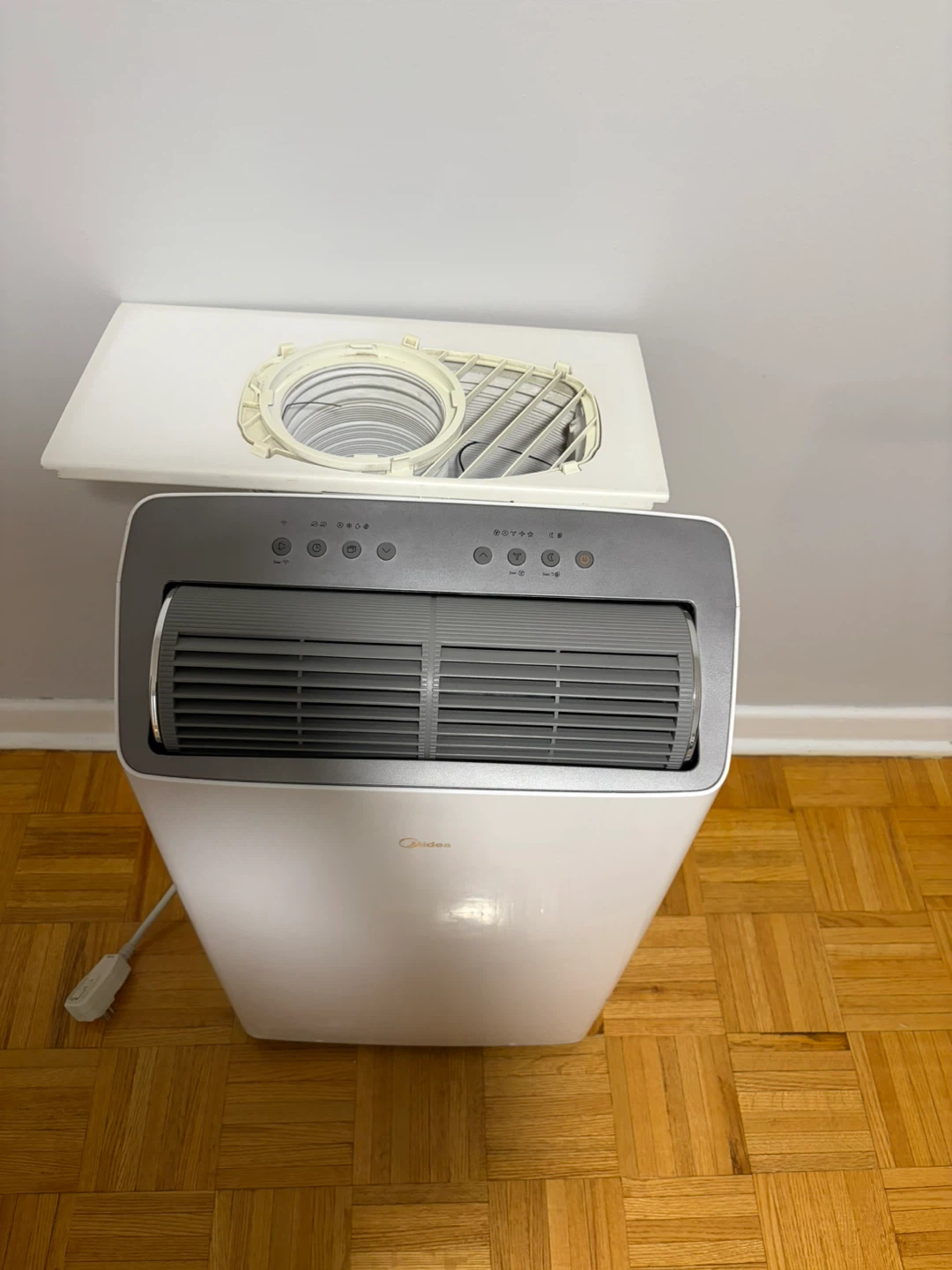 Midea Portable Air Conditioner 14000 btu - photo 2