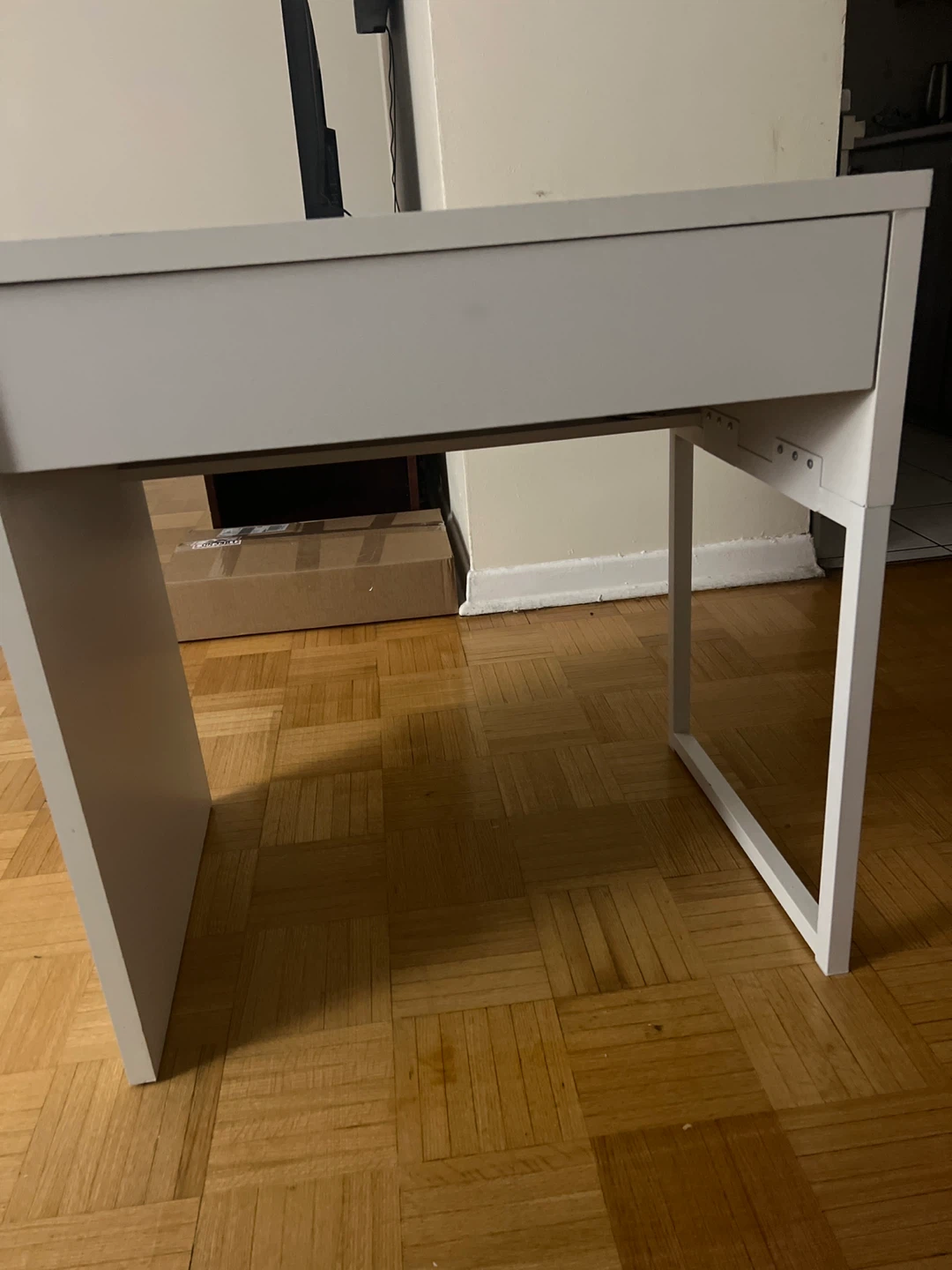 White Desk with Drawer - photo 2