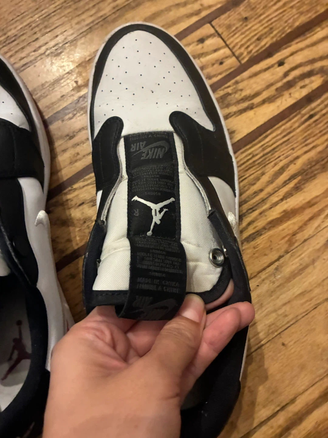 Air Jordan 1 Low Slip 'Black Toe' - Women's US 9 - photo 3