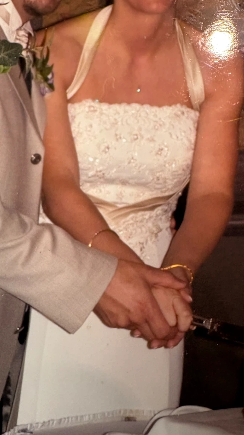 Cream wedding dress size 6-8 mermaid style NE Martindale