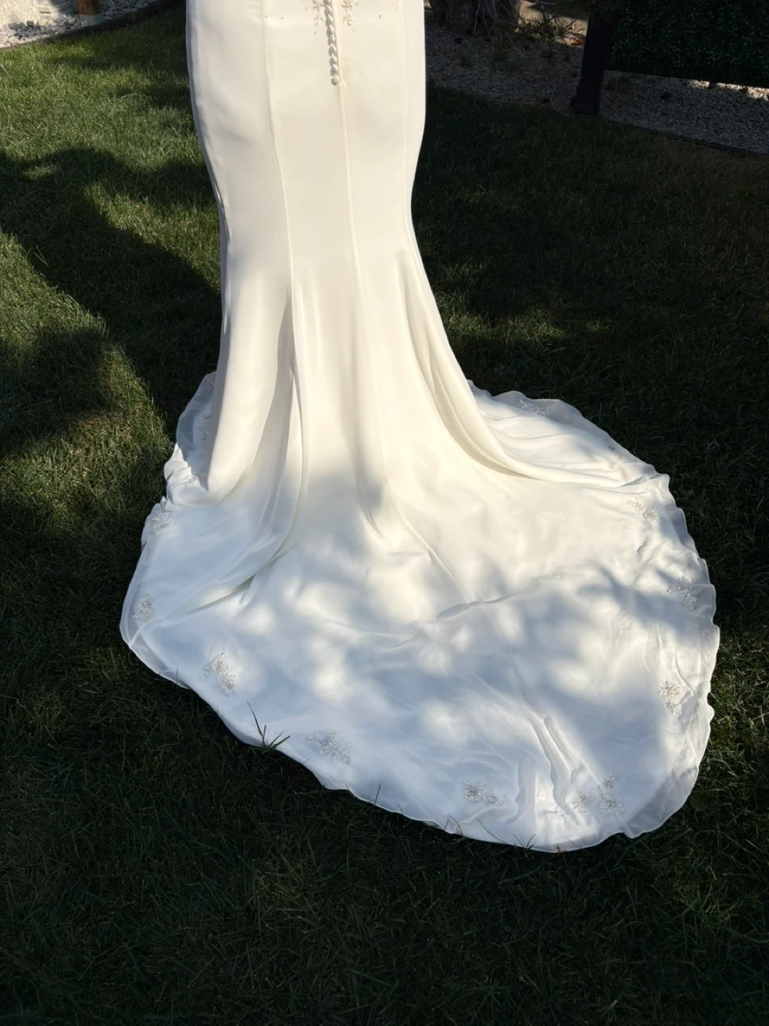 Cream wedding dress size 6-8 mermaid style NE Martindale - photo 5