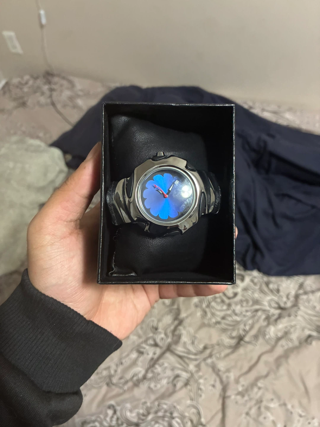 Y2K style sleek watch