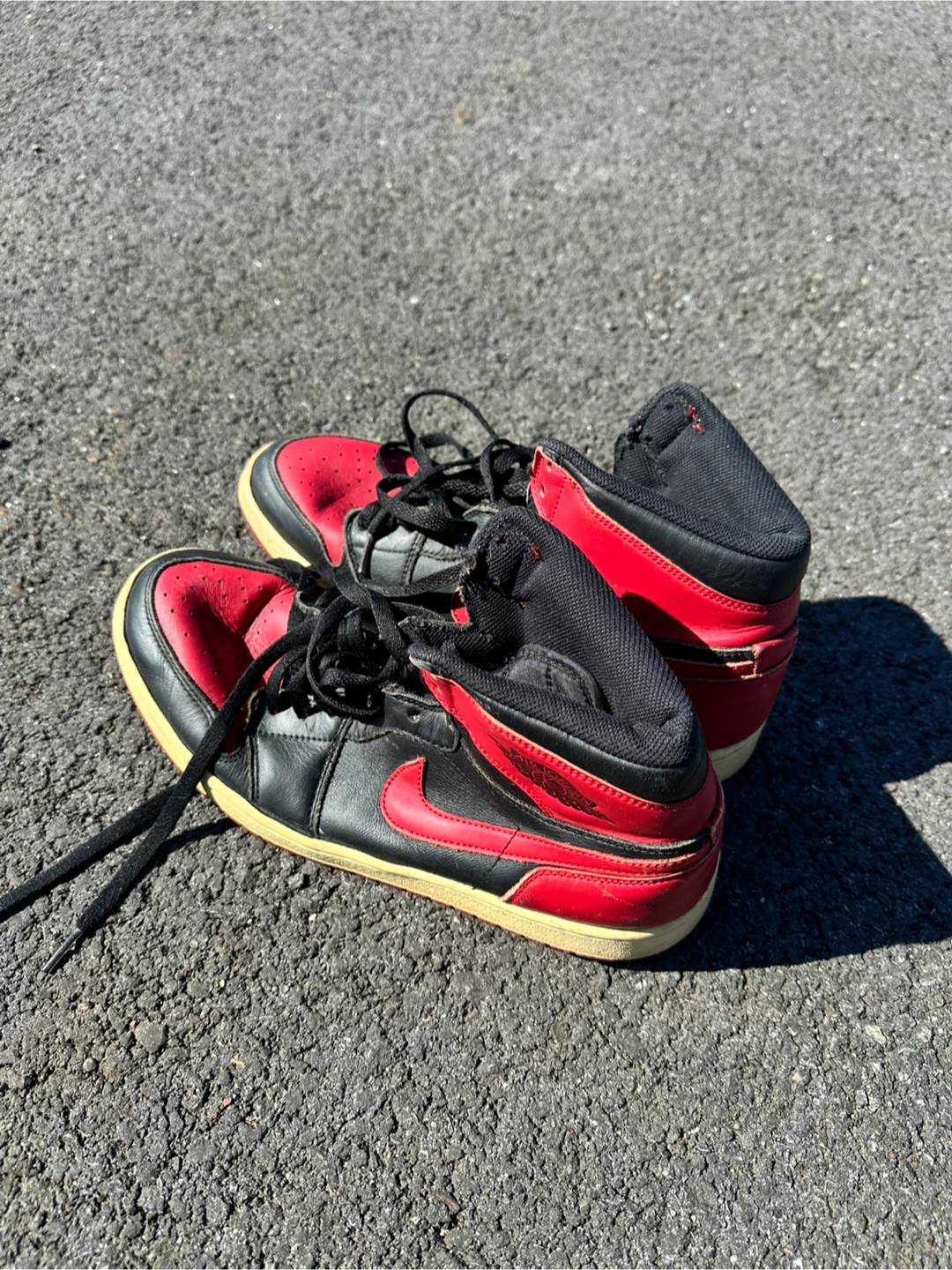 Nike Air Jordan 1 Retro High Black/Red, Size 11