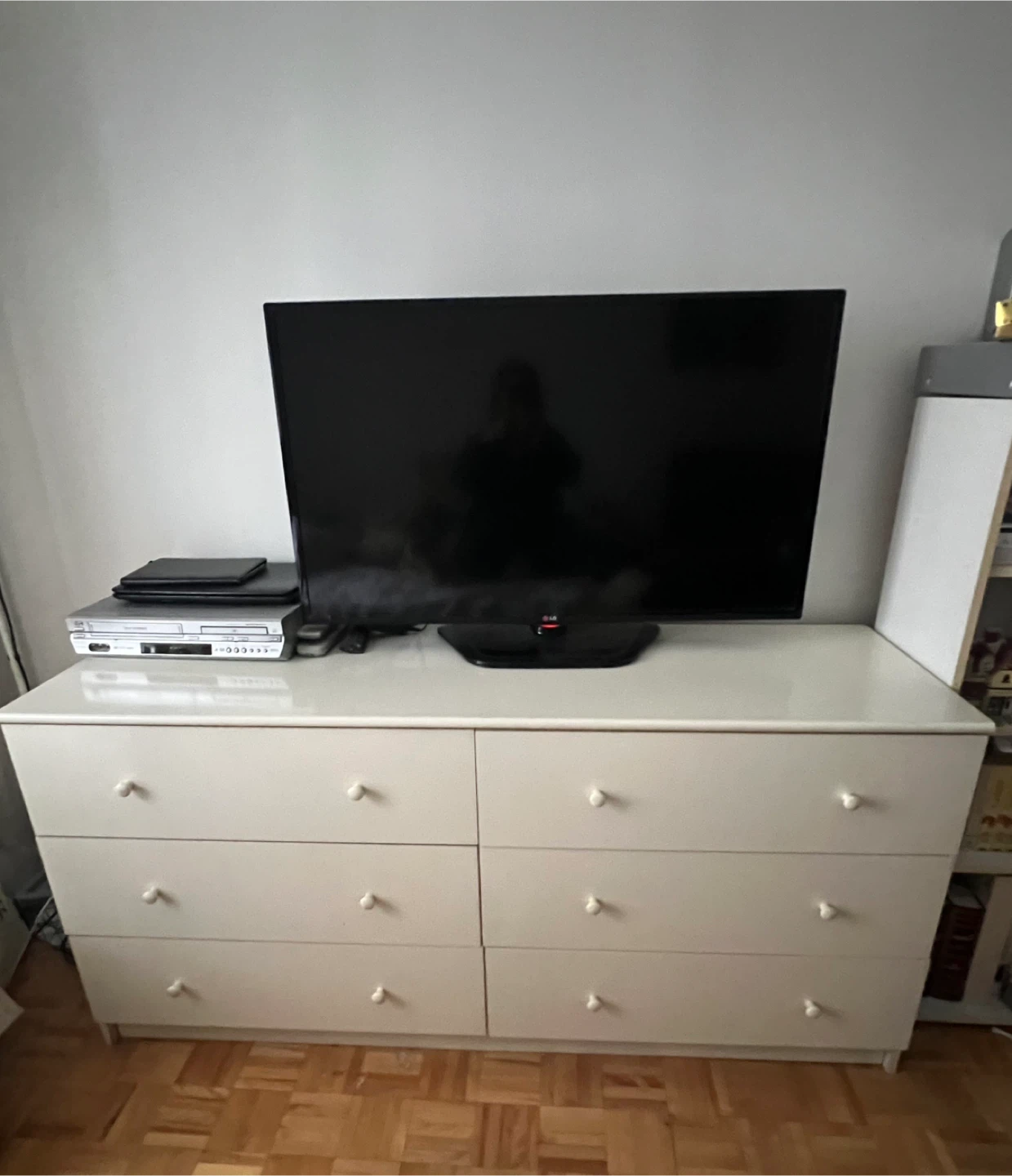 LG TV - photo 2