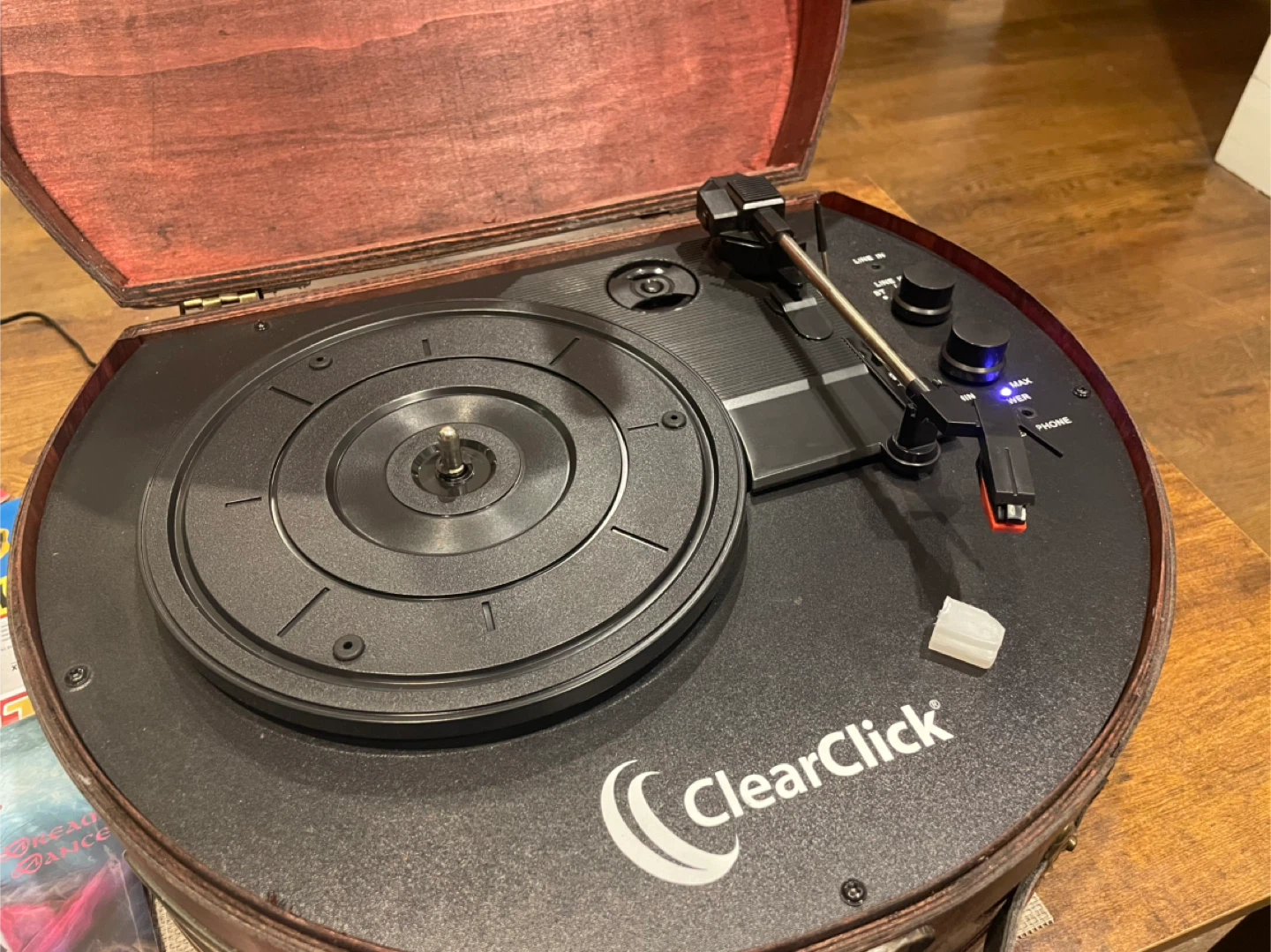 ClearClick Vintage Suitcase Turntable - photo 3