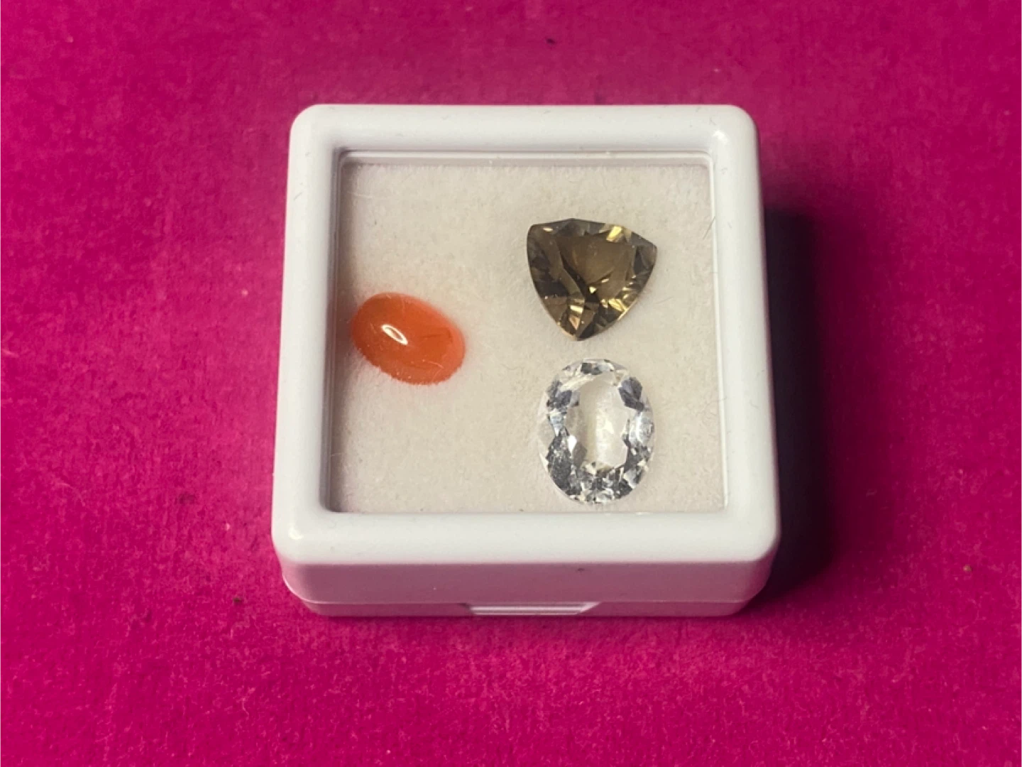 Mixed lot of 3pc unidentified gemstones