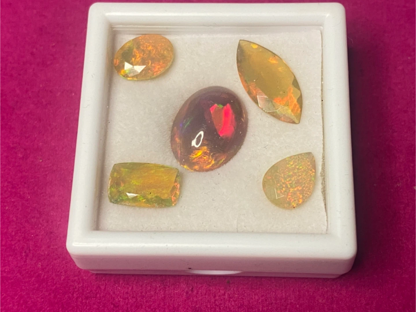 Opal gemstones
