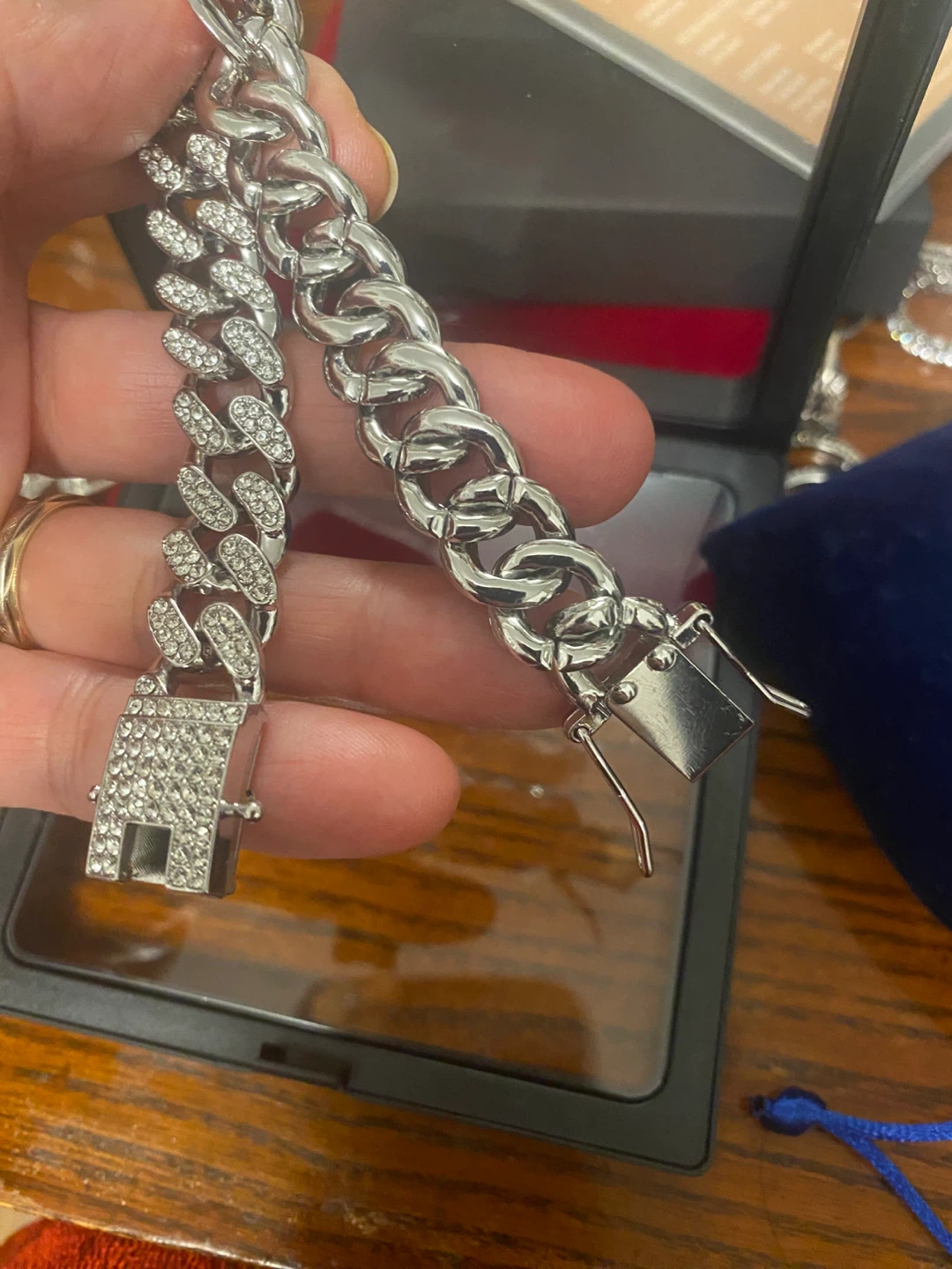 Bracelet with cubic zirconia and silver sat.
