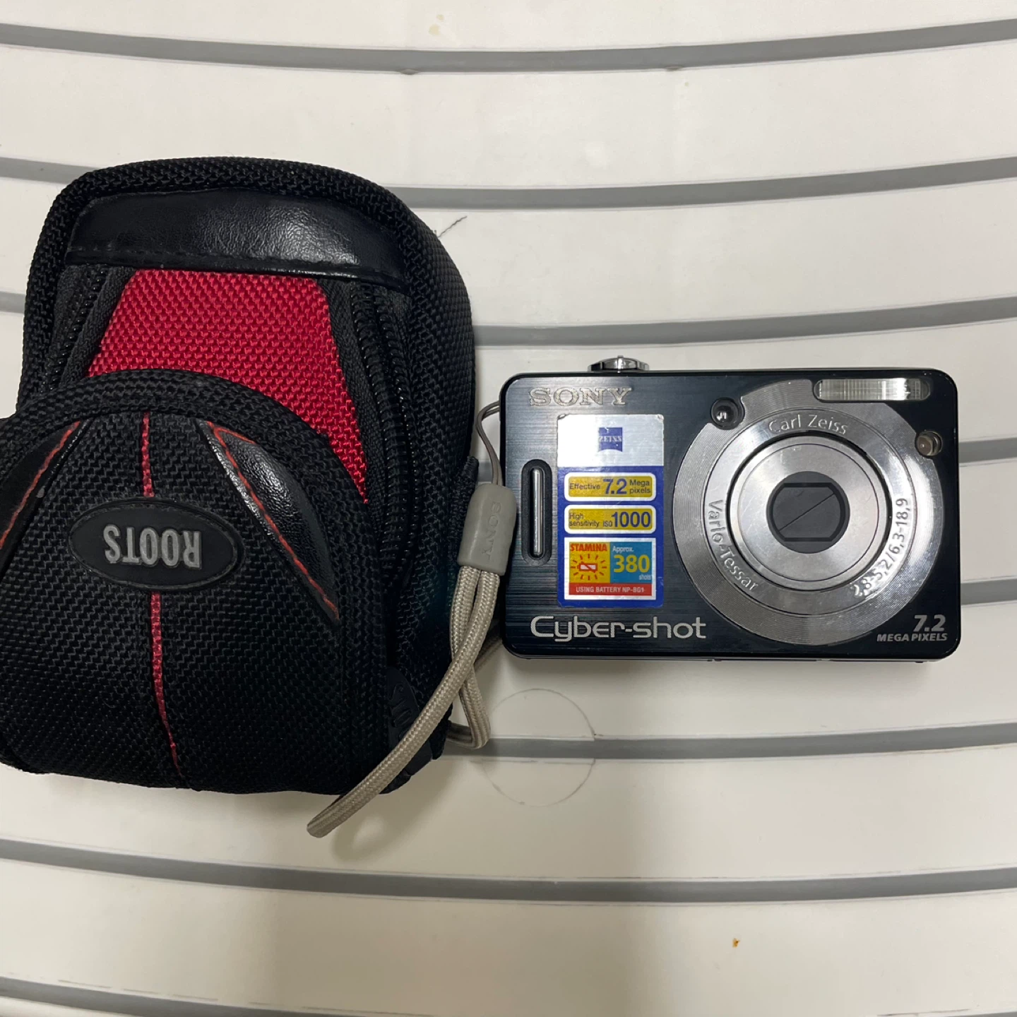 Sony Cyber-shot DSC-W55 7.2 MP Digital Camera - photo 2