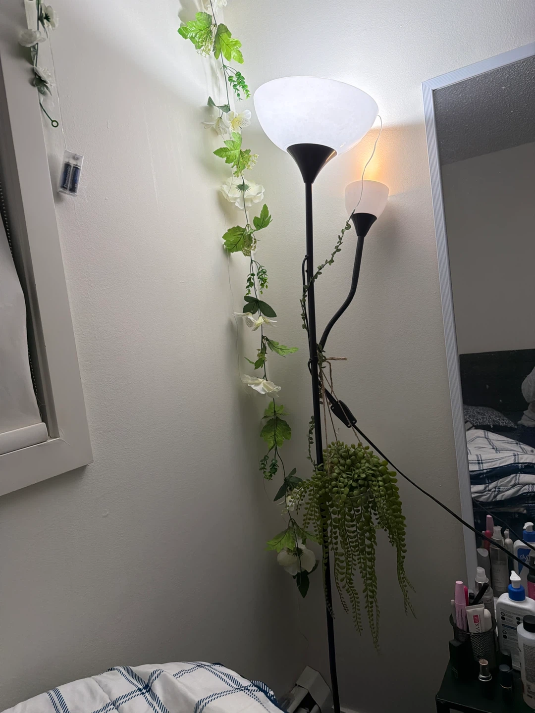 Floor lamp with attached lighting