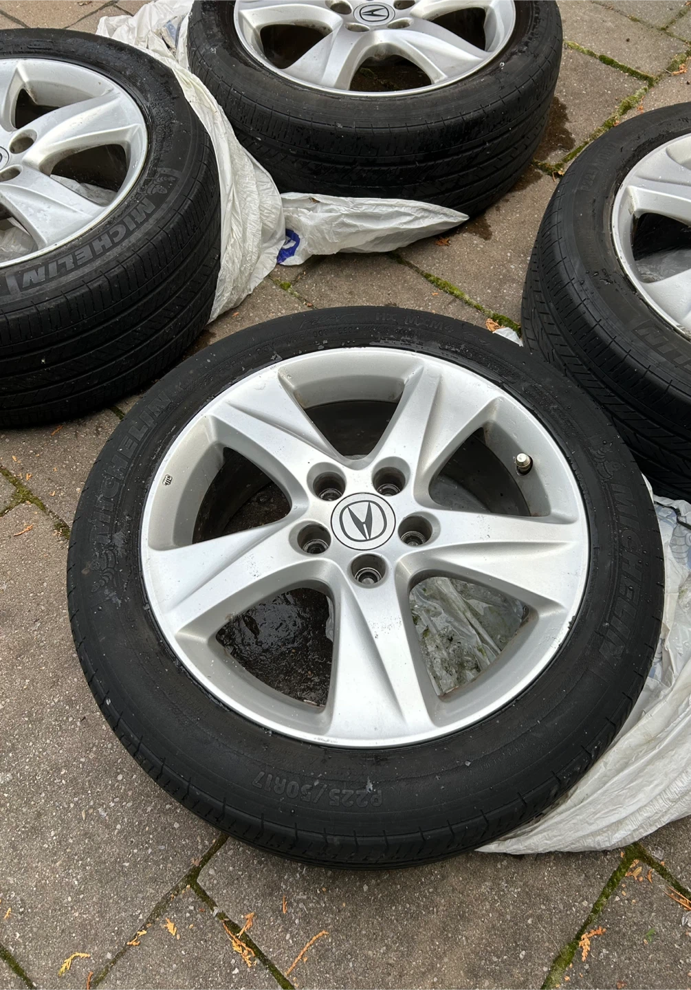 Acura Alloy Rims & Tires - 225/50R17 Michelin - photo 3