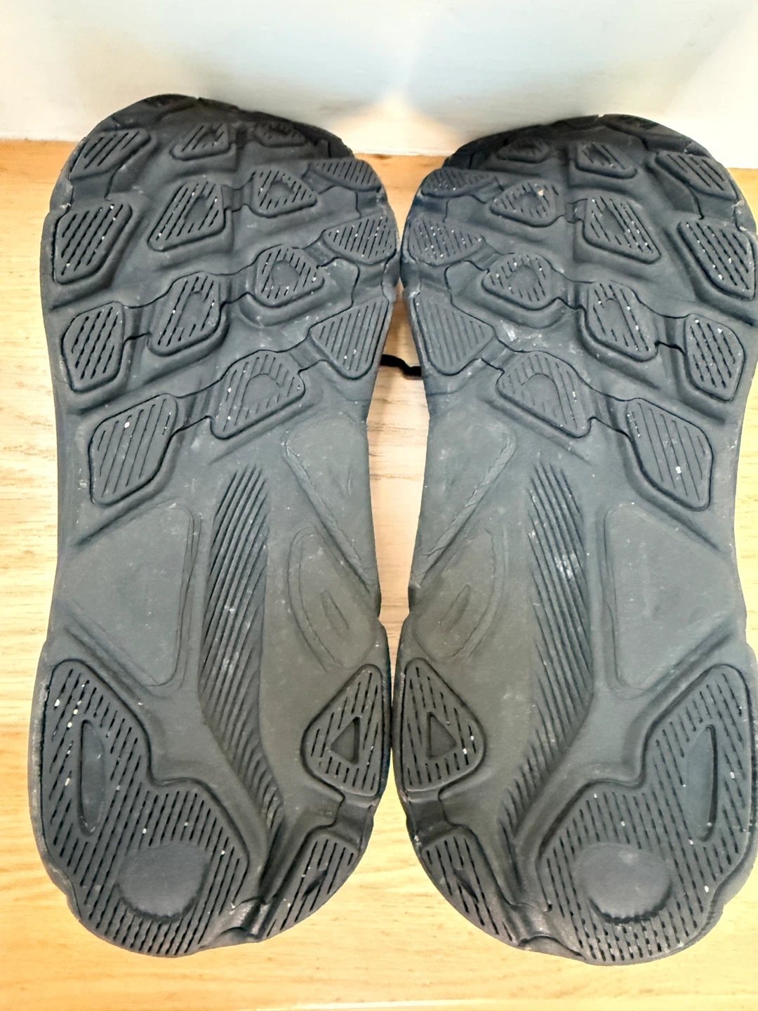 Hoka Clifton 9 Black Running Shoes - Size 9.5 - photo 5