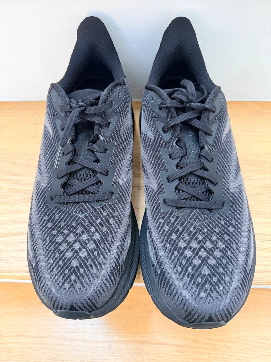 Hoka Clifton 9 Black Running Shoes - Size 9.5