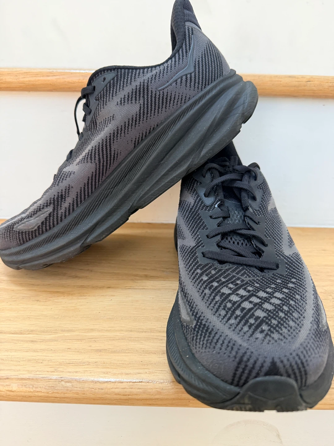 Hoka Clifton 9 Black Running Shoes - Size 9.5 - photo 2