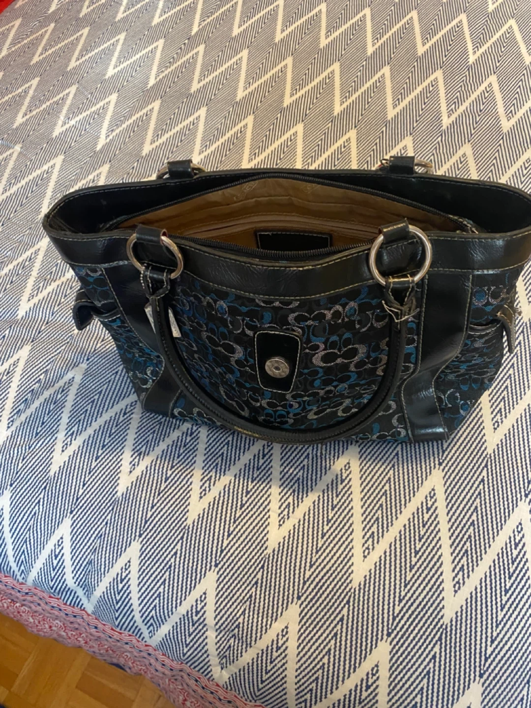 Coach Black Signature Print Handbag - photo 4