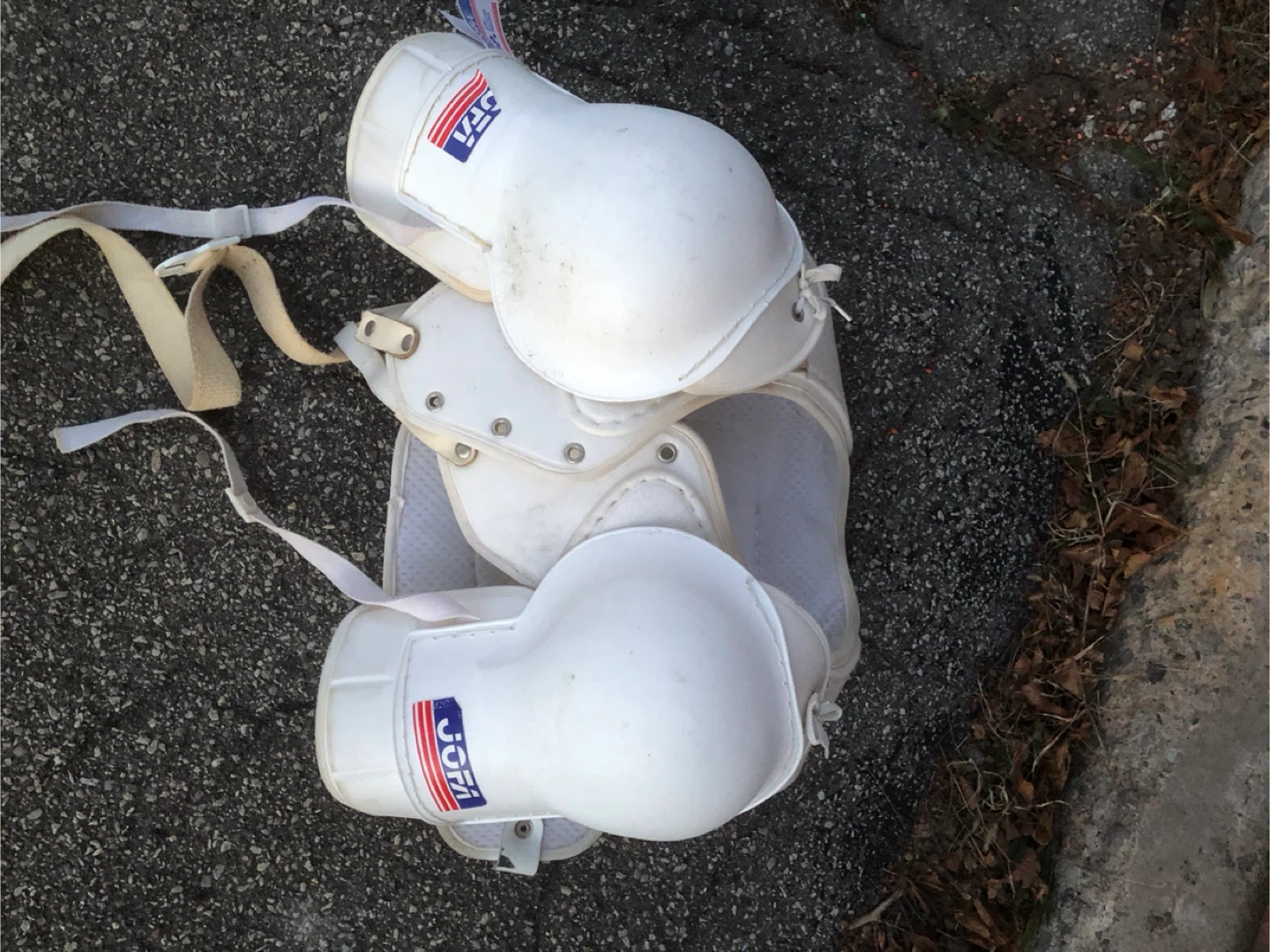 Jofa 460 Hockey Shoulder Pads - photo 2