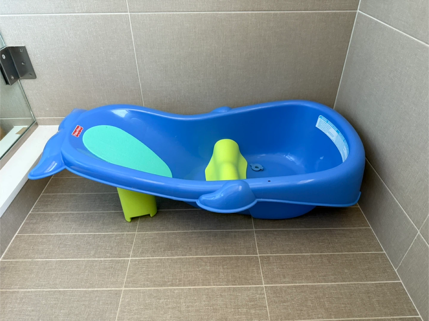 Fisher-Price Whale Tub For Baby And Toddler
