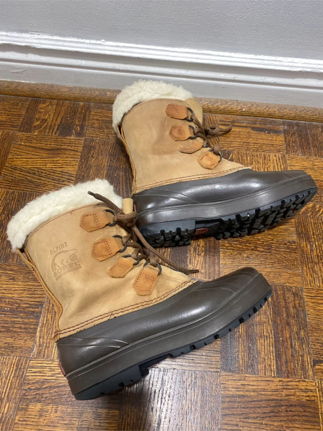 Women’s Sorel Winter Boots - Size 7