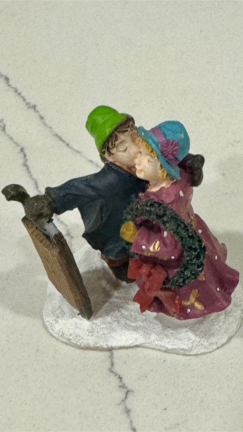 Figurine of Children with Skis and Wreath