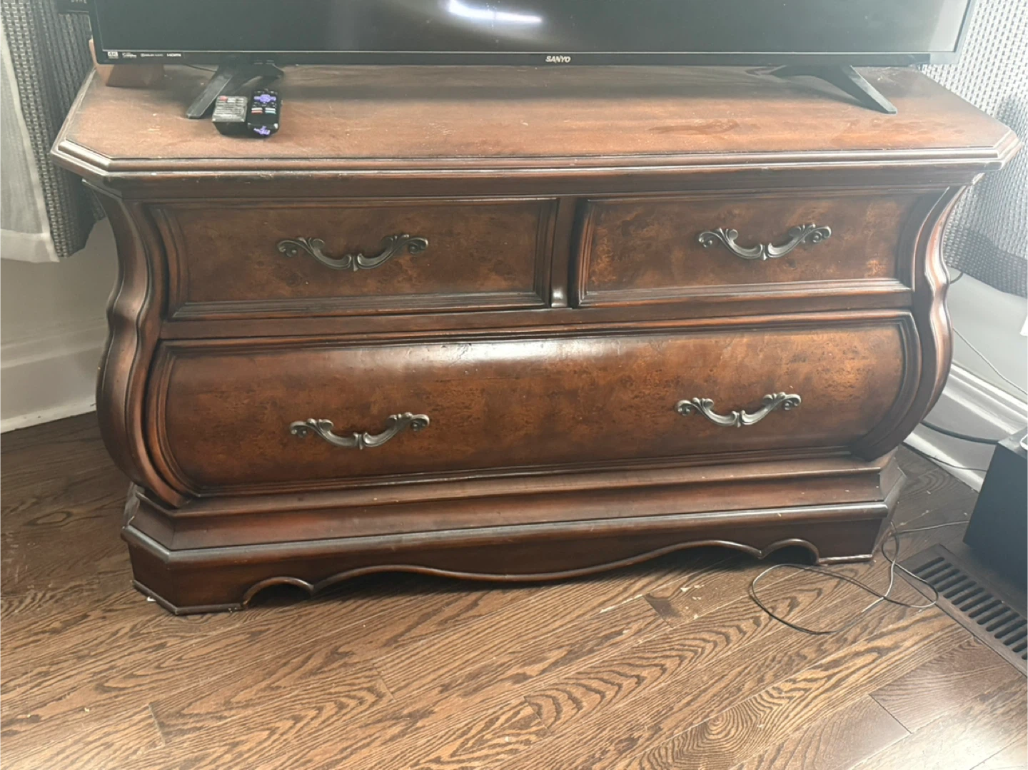 Solid Wood TV Stand / Dresser – Excellent Condition - photo 2