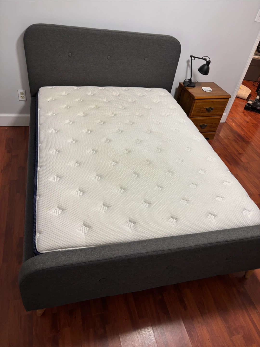 SCANDI Mattress  and bed frame- Queen Size - photo 2
