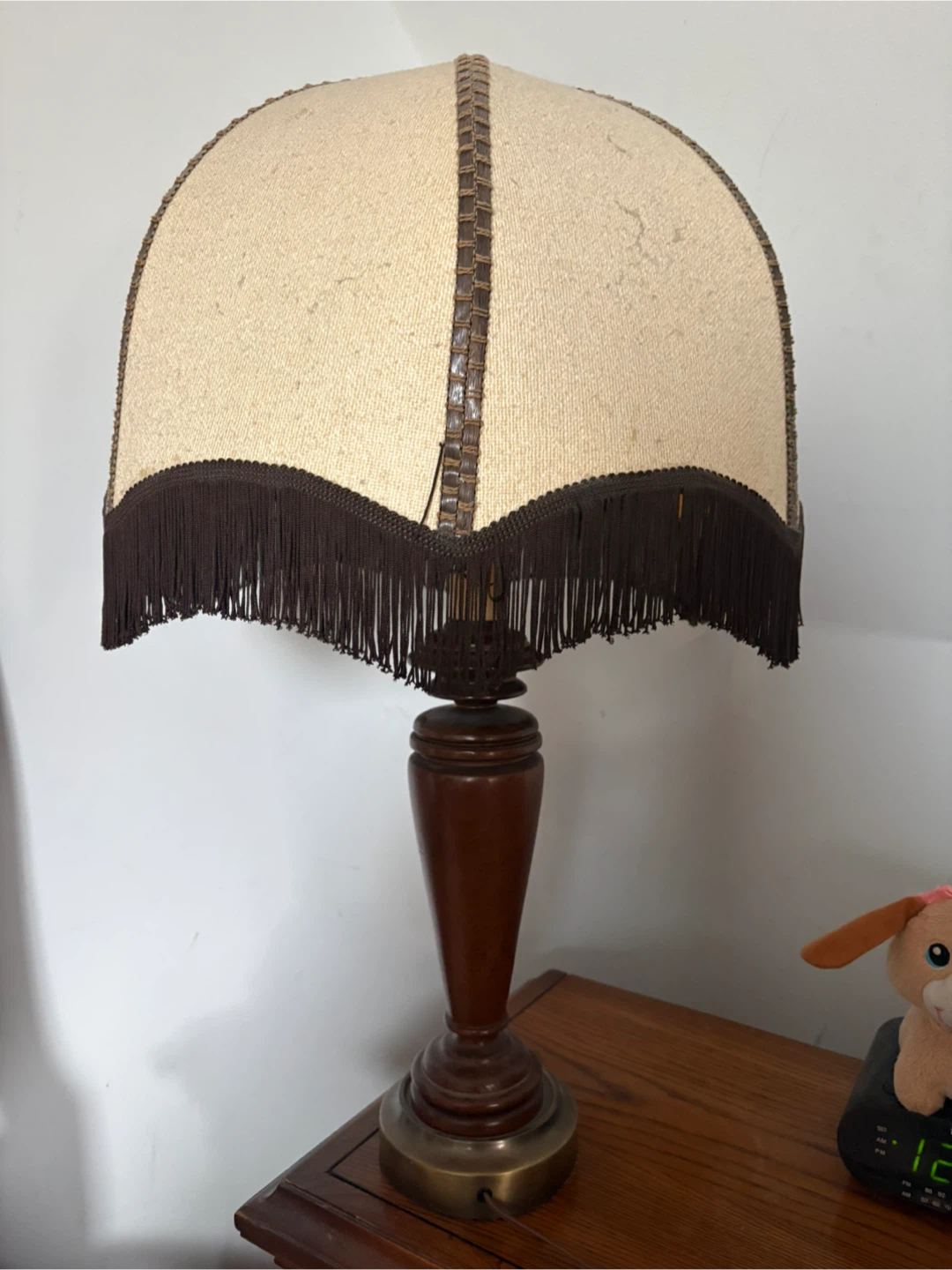2 Vintage Table Lamp with Fringe Shade – Classic & Elegant - photo 2
