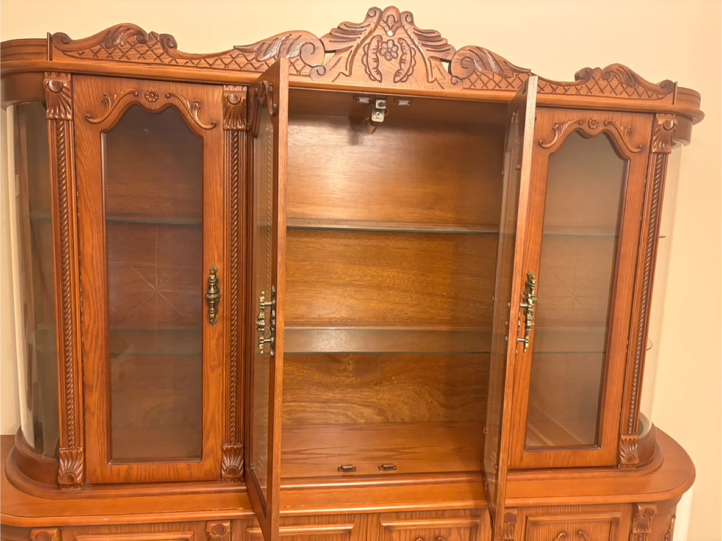 Vintage Wooden China Cabinet - photo 2