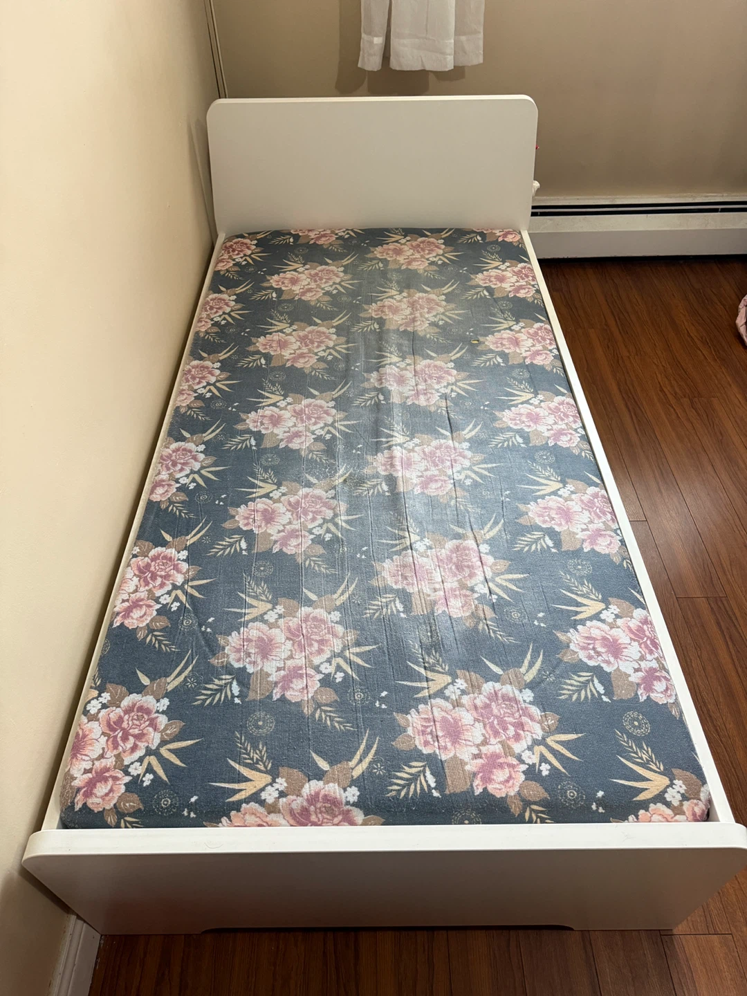 IKEA Single Bed Frame with Mattress – Great Condition - photo 3