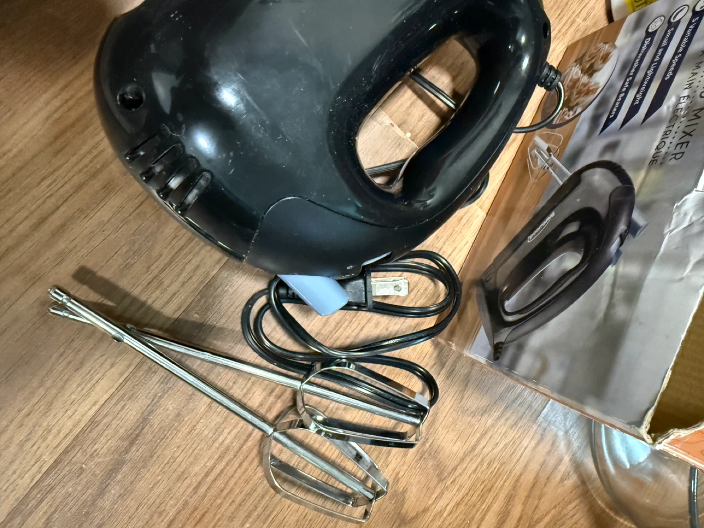 Brentwood Electric Hand Mixer - photo 3