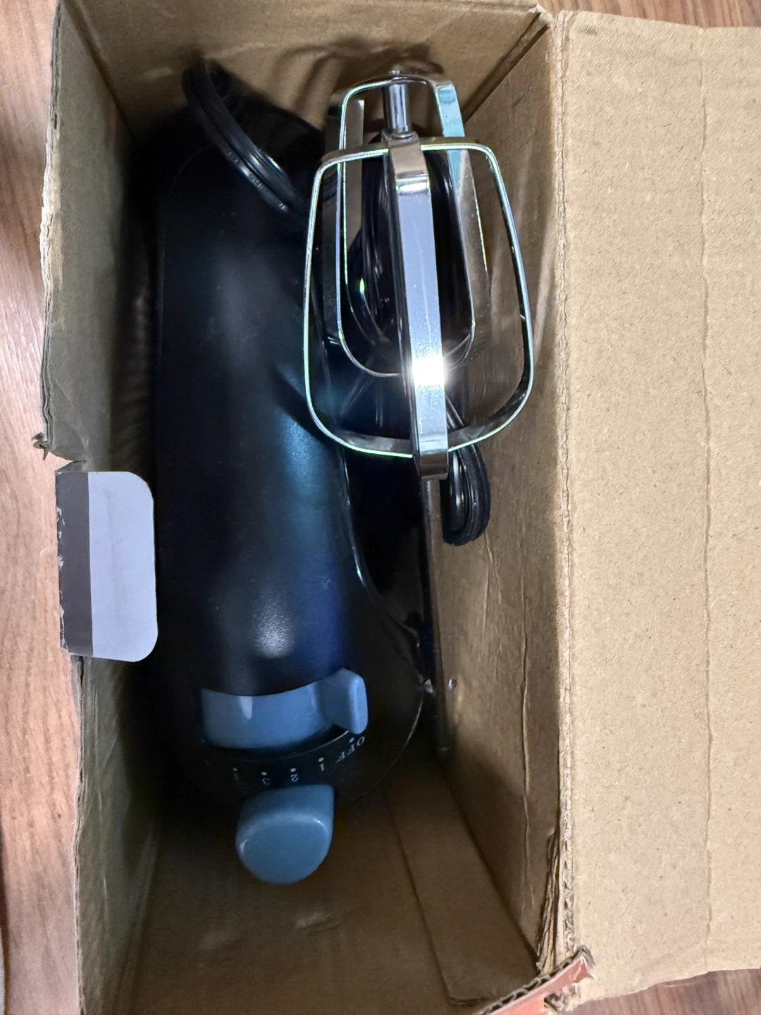 Brentwood Electric Hand Mixer - photo 2