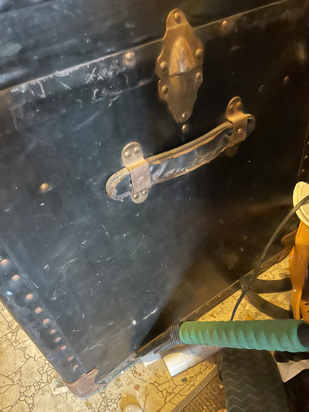 Antique steamer trunk - photo 5