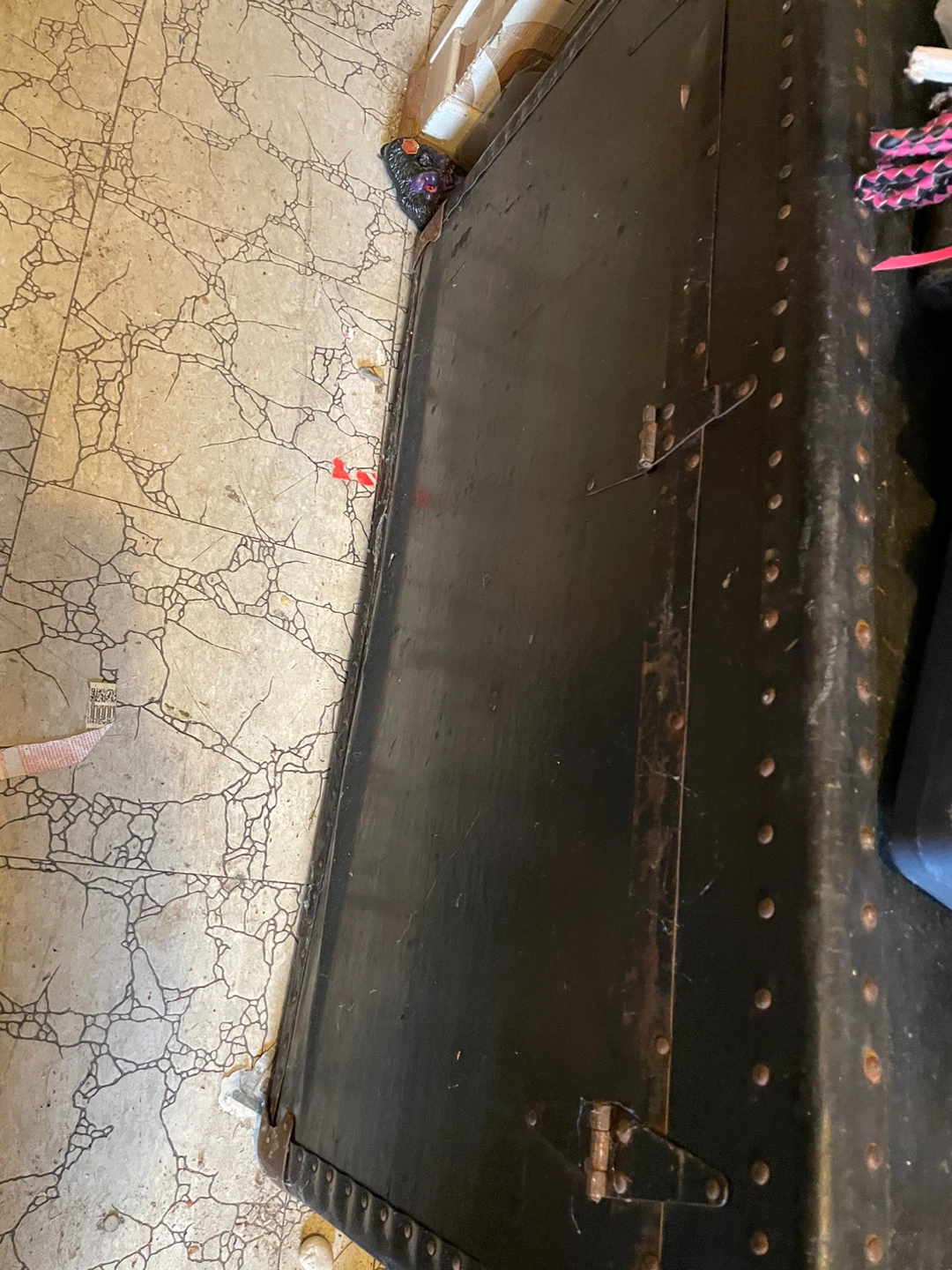 Antique steamer trunk - photo 3