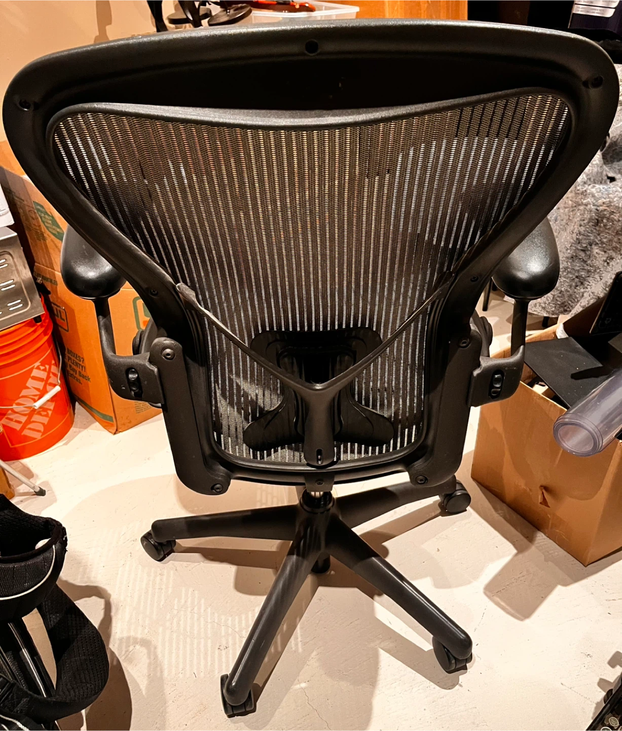 Herman Miller Aeron Chair - Graphite - photo 2