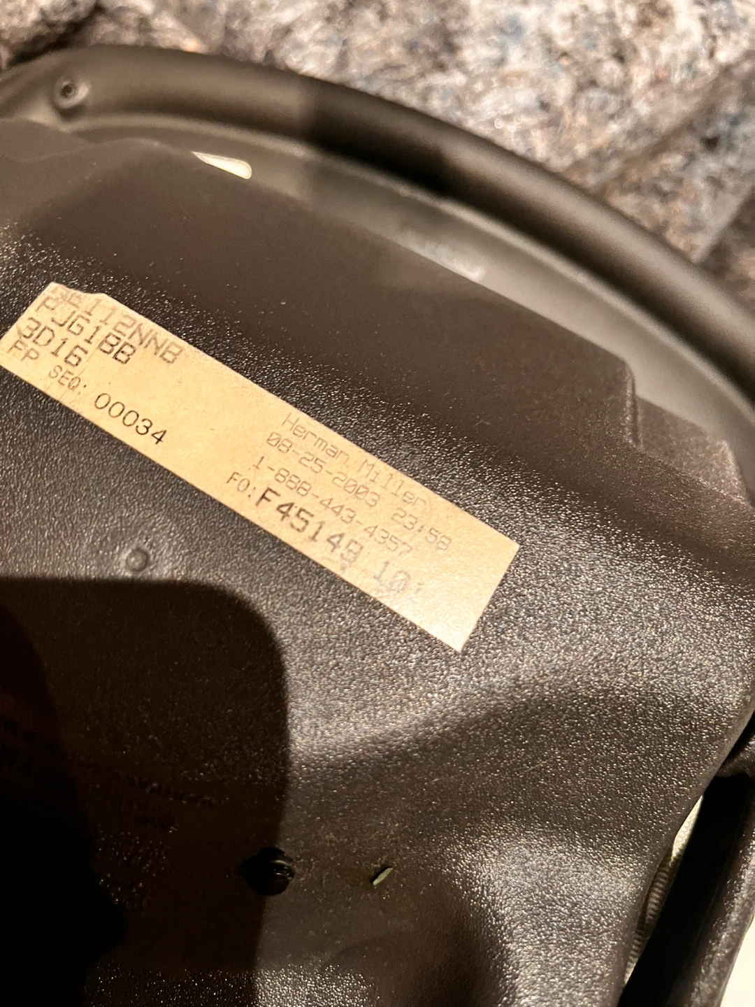 Herman Miller Aeron Chair - Graphite - photo 5