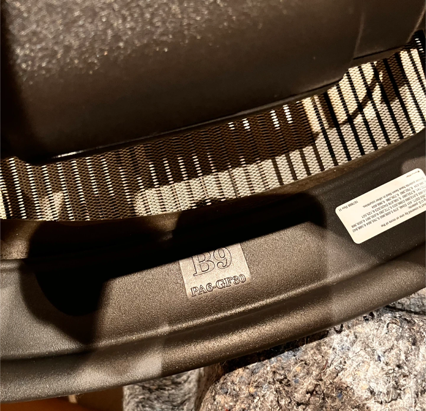 Herman Miller Aeron Chair - Graphite - photo 4