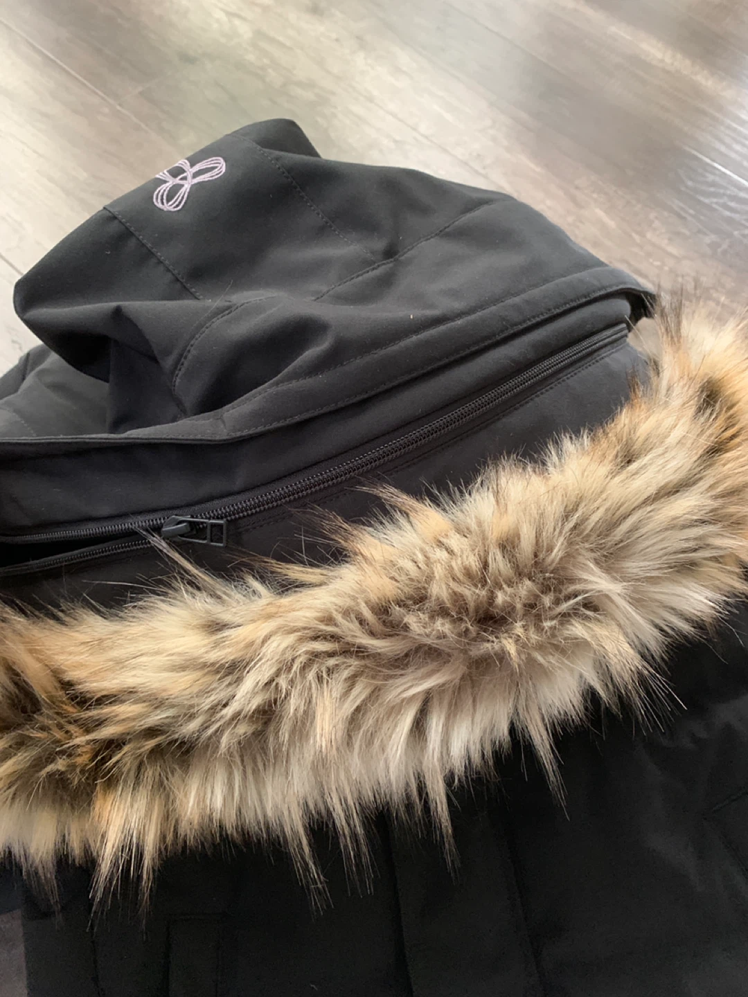 Brand New Tna Parka - Size S - Black - photo 3