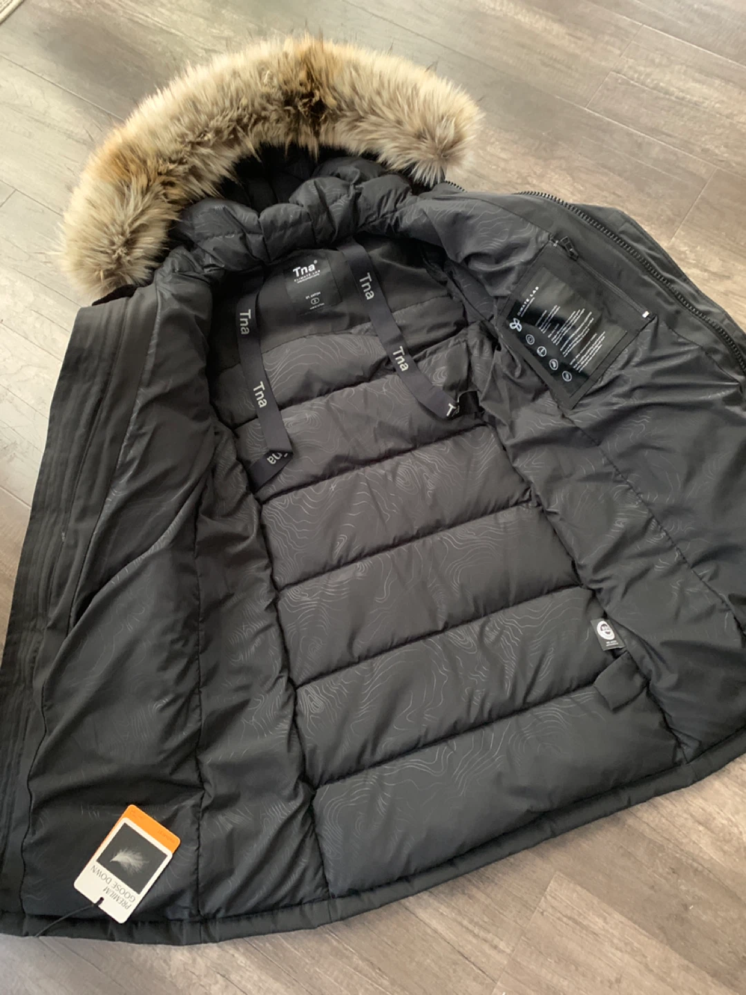Brand New Tna Parka - Size S - Black - photo 4