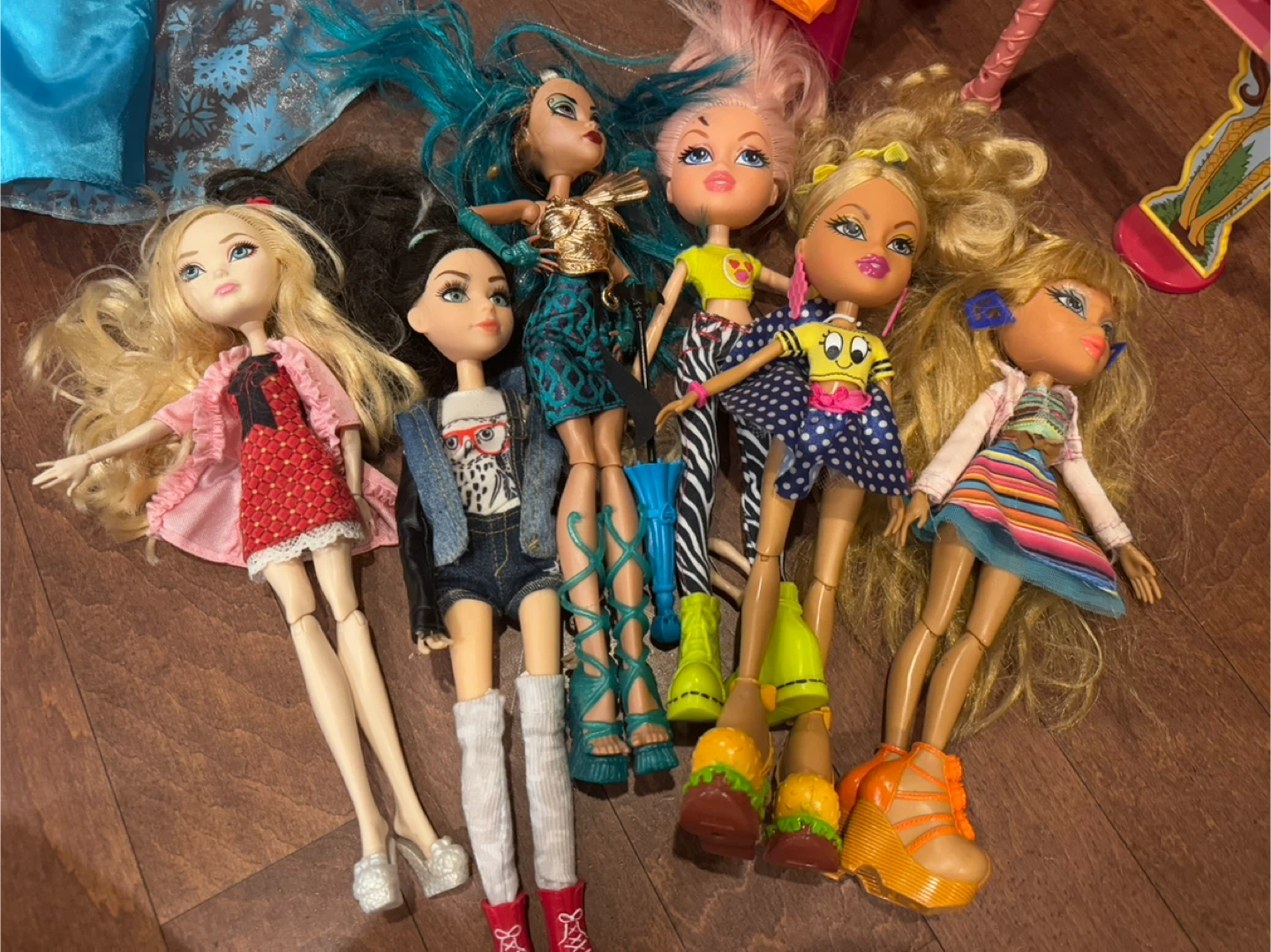 Monster High & Bratz Doll Lot + Accessories - photo 2