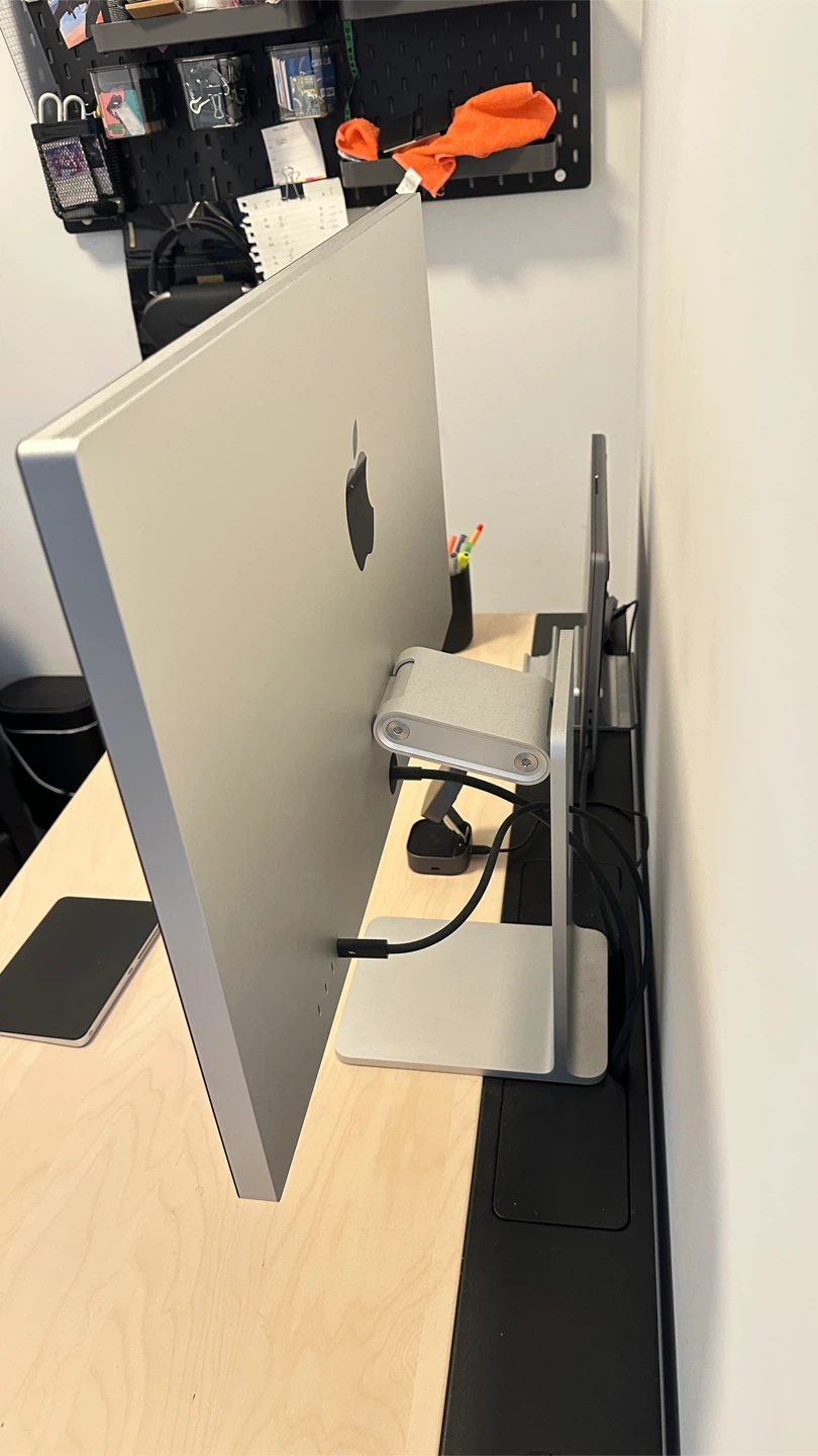 Apple Studio Display (Tilt & Height Adjustable Stand) - photo 2
