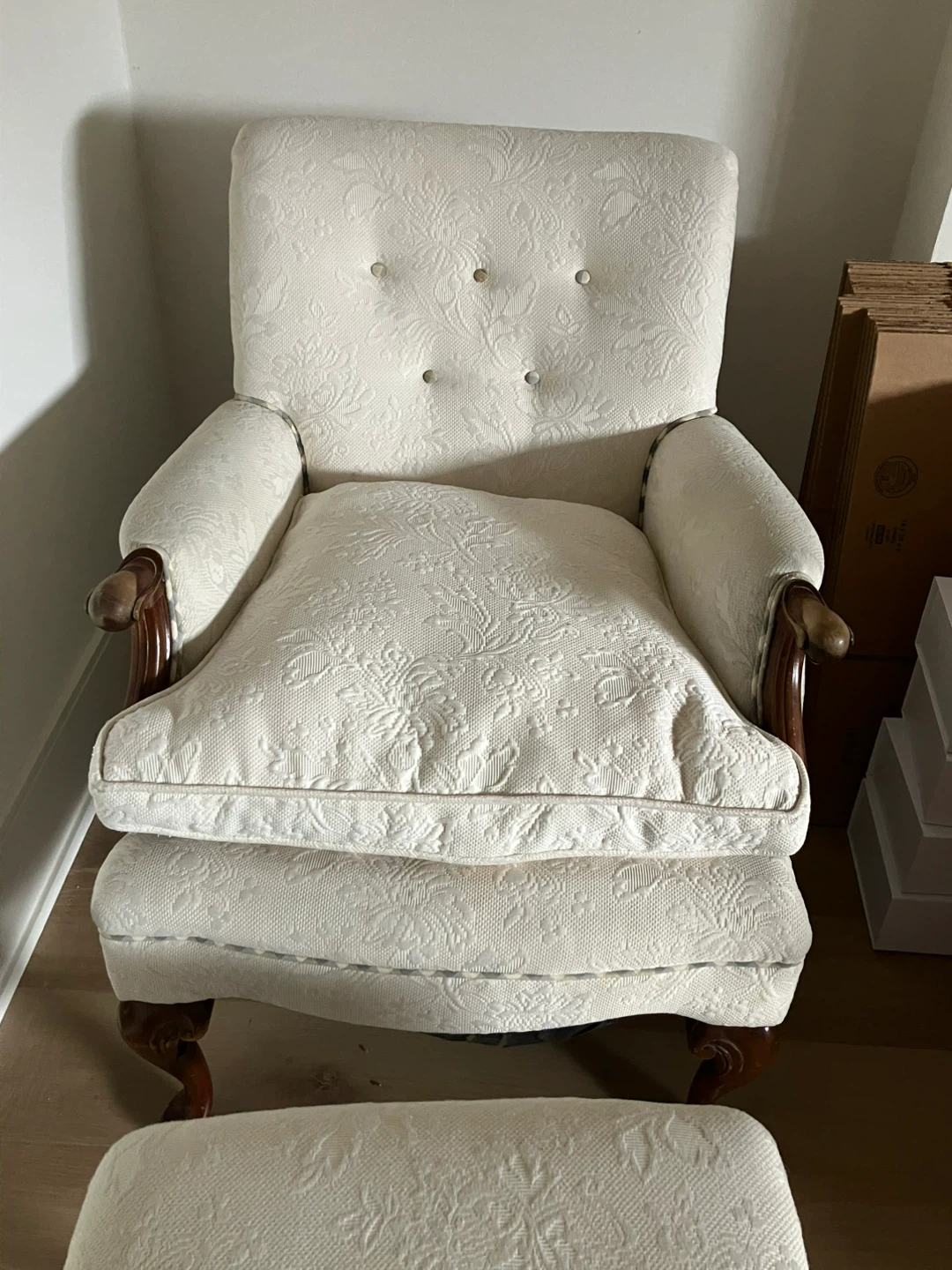 Upholstered Armchair with Ottoman - photo 2