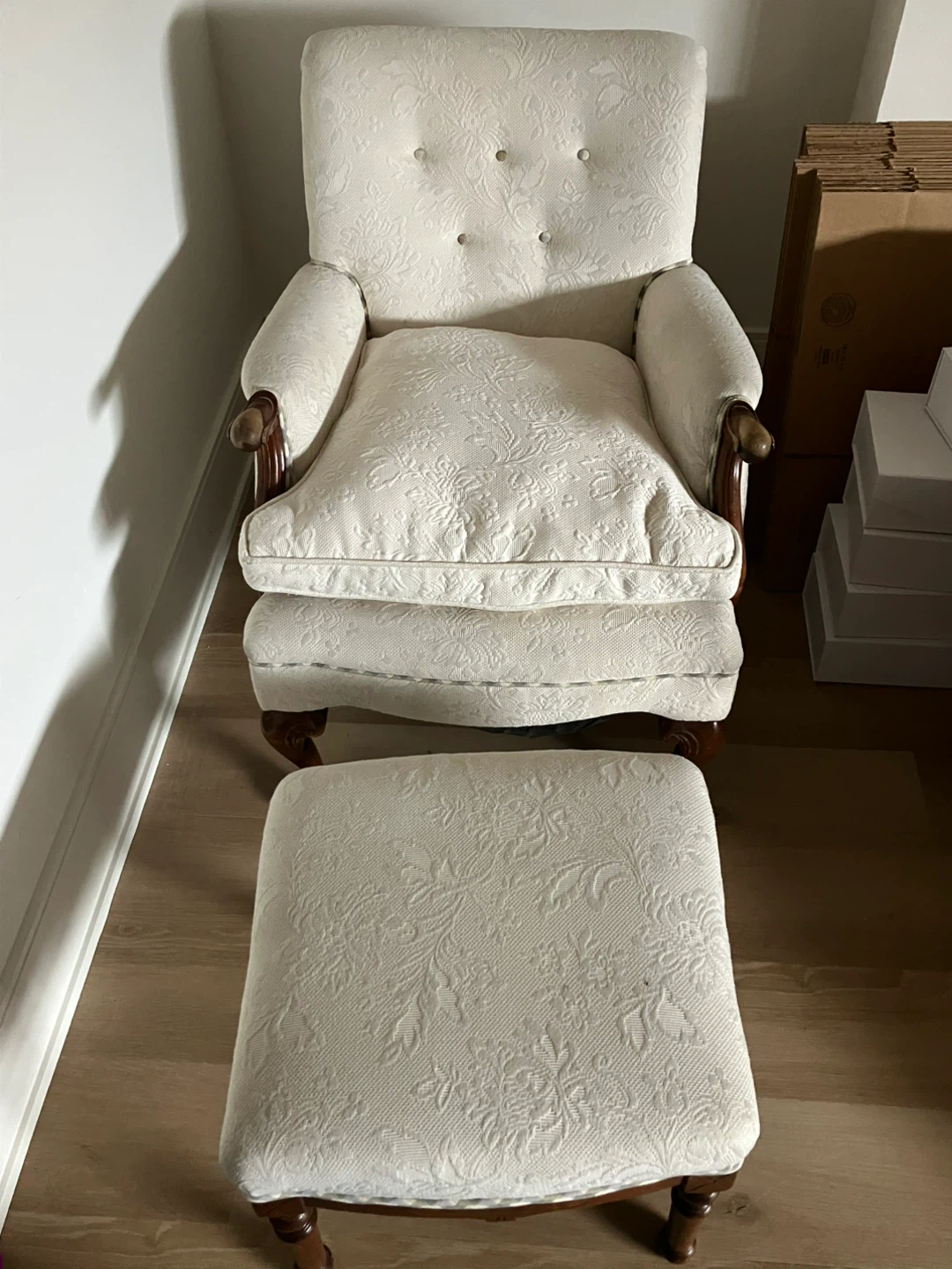 Upholstered Armchair with Ottoman