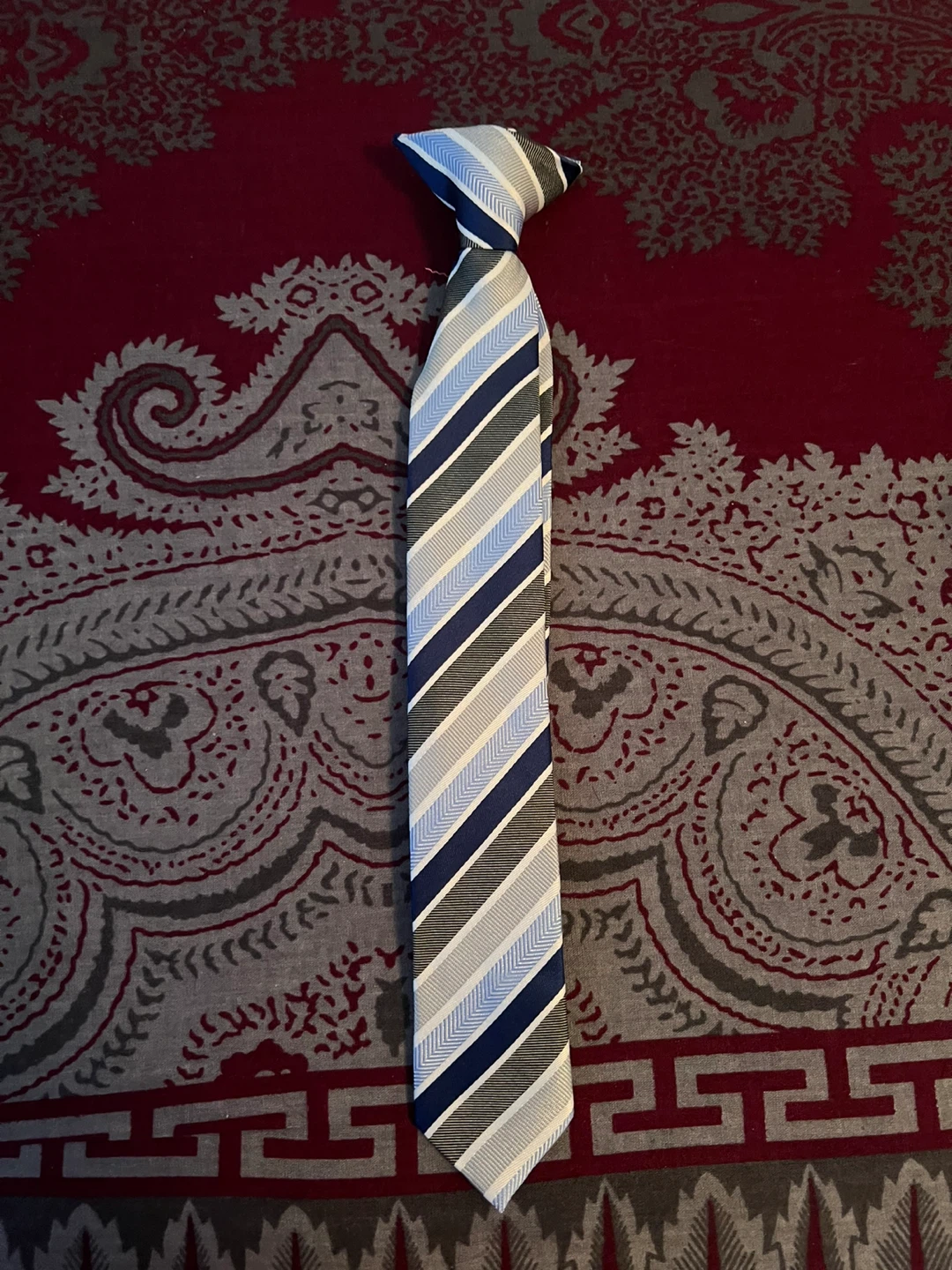 IZOD 4 Piece Suit - Size 8 for boys - photo 5