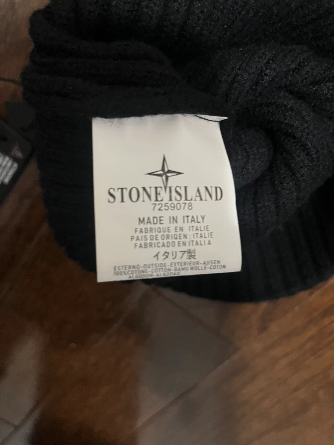 BRAND NEW Stone Island Black Beanie - photo 5