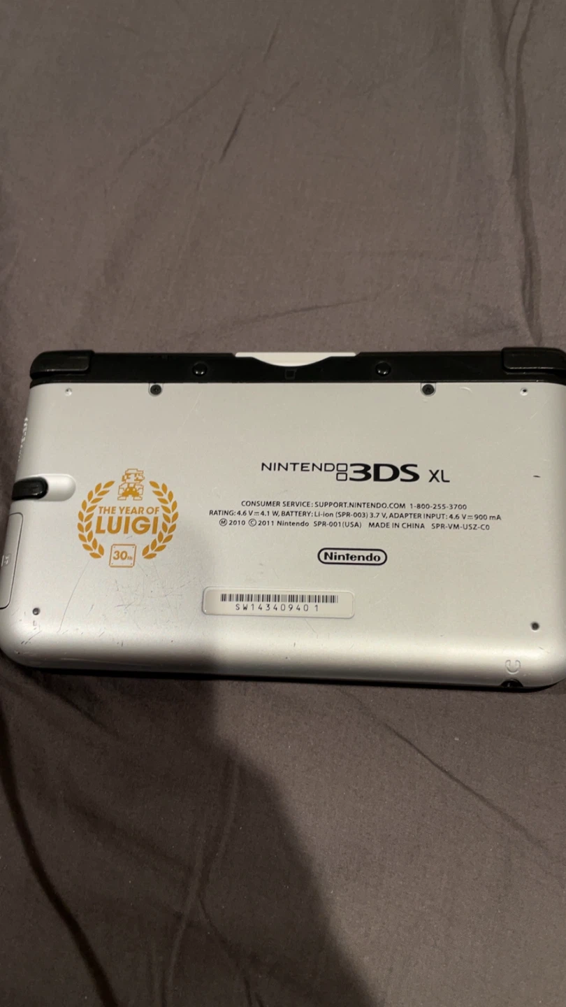 Nintendo 3DS XL Year of Luigi Edition - photo 4