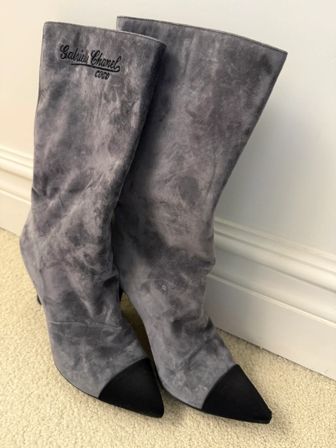 Chanel Gabrielle Coco Grey Suede Boots - photo 2