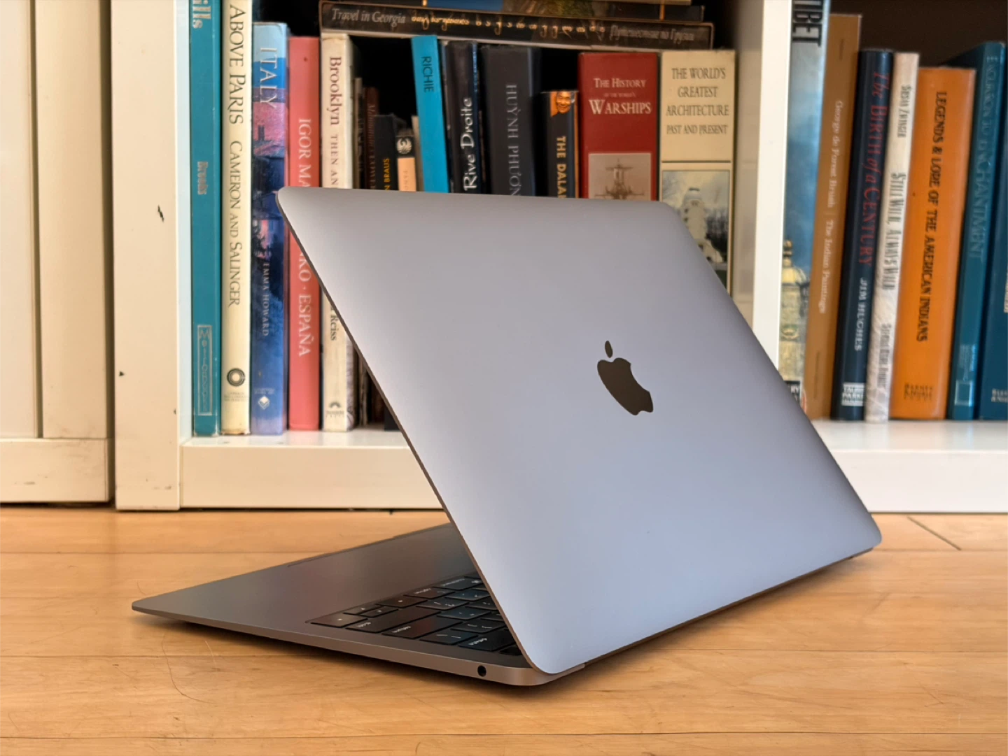 Apple MacBook Air 13 Retina (2019, i5) - photo 4