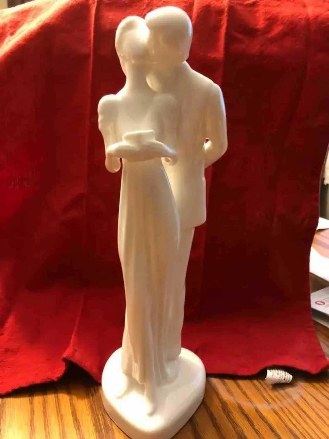 Royal Doulton Happy Anniversary Figurine - photo 4