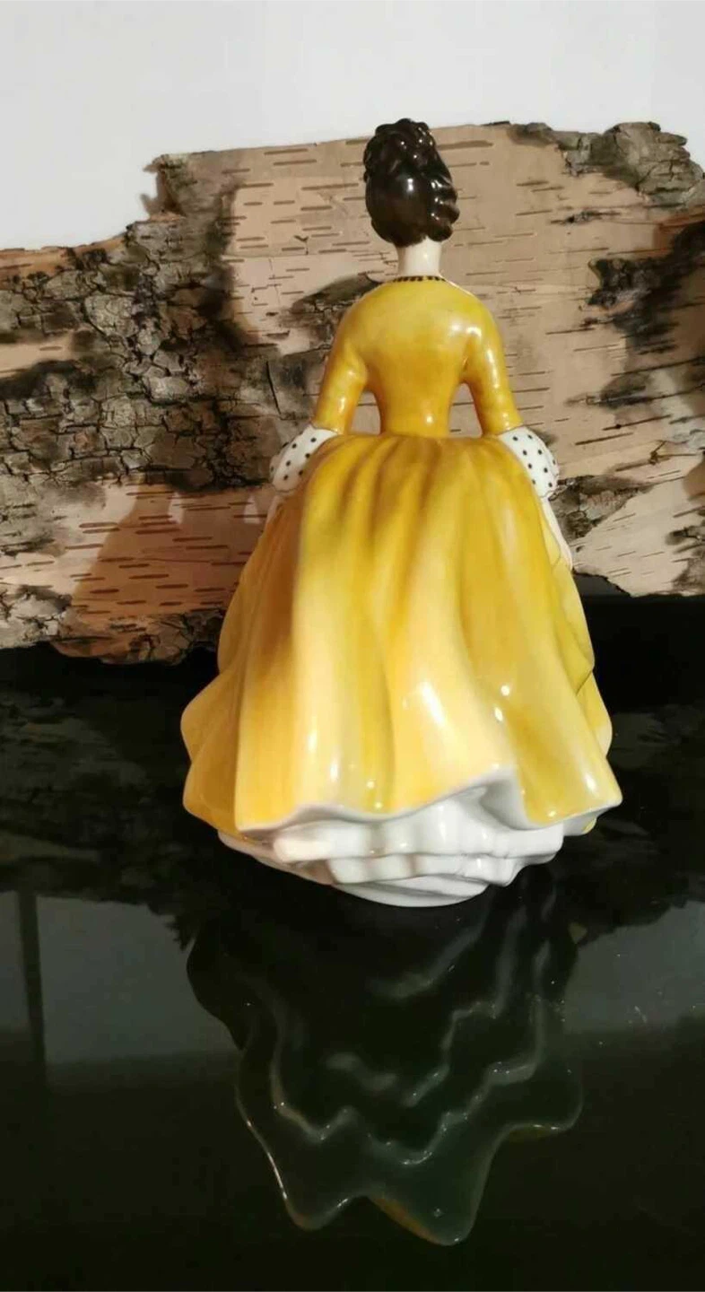Royal Doulton 'Coralie' Figurine - photo 2