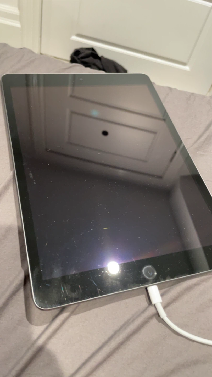 Apple iPad Gen 5 - photo 3